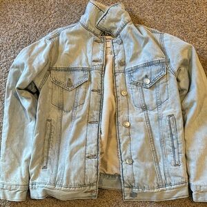 Light washed jean jacket with sherpa cotton lining